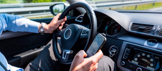 Téléphone au volant : attention au retrait de permis !