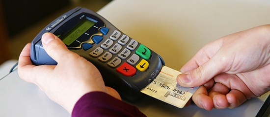 Paiements par carte bancaire : un relevé des frais envoyé aux commerçants