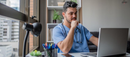 Infirmiers : signature de l’avenant n°10 pour la prise en charge des patients à domicile